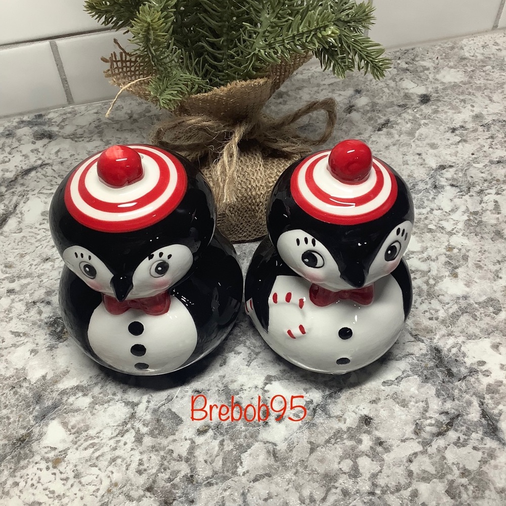 Johanna Parker Carnival Cottage Christmas Penguin Salt & Pepper Super Cute - Picture 6 of 6
